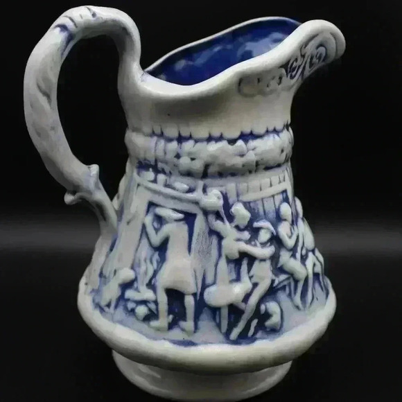🔴💙✨️VINTAGE SIGNED CERAMIC POTTERY PITCHER JUG BLUE WASHED/RELIEF TAVERN SCENE - Picture 3 of 9